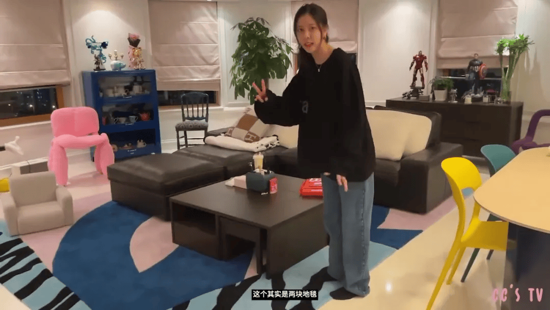 曝光：全屋乱糟糟却美上了热搜！AG真人网页宋妍霏上海独居豪宅(图11)