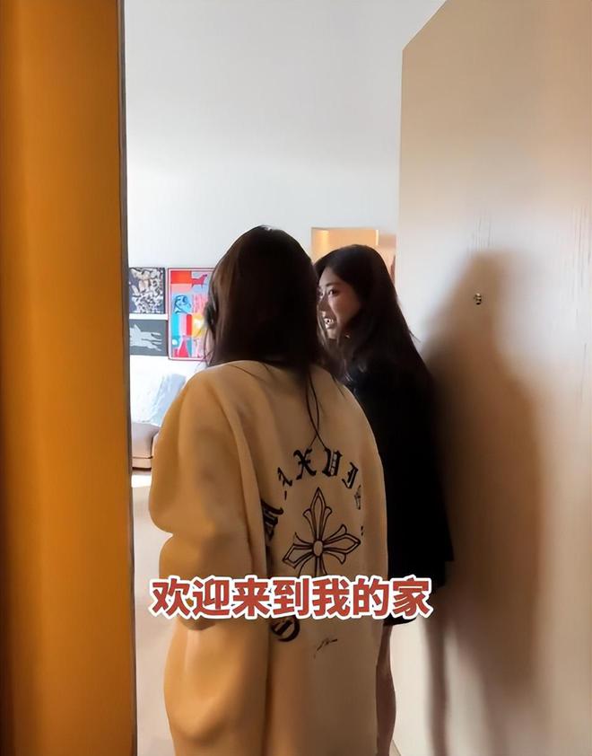帮忙带孩子、买菜住150平豪宅一年赚40万AG真人百家家乐APP香港美女麻将馆打工(图4)