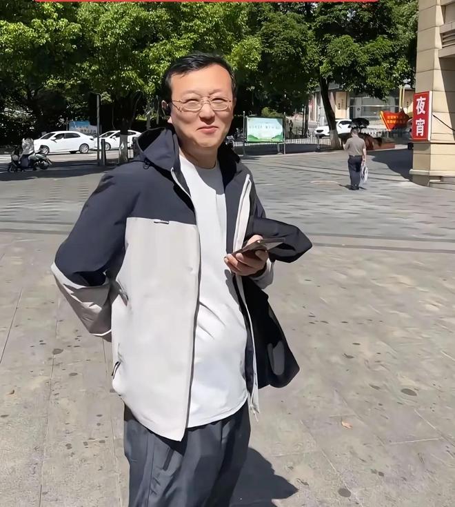 担心三姐妹会分红不均看哈妈霸气回复AG真人娱乐网址瑾汐还没带货网友就(图3)